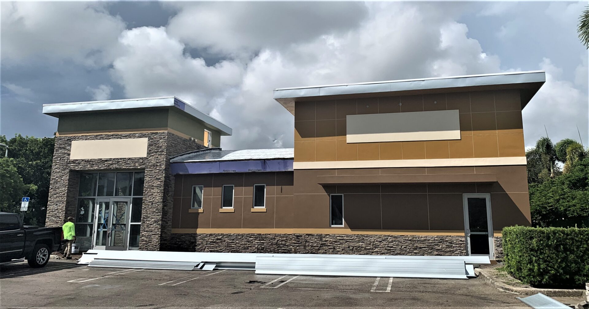 Prakas & Co announces Quantum Gateway Restaurant Lease 4,000 SF