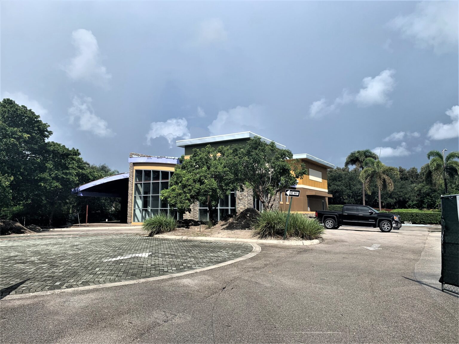 Prakas & Co announces Quantum Gateway Restaurant Lease 4,000 SF